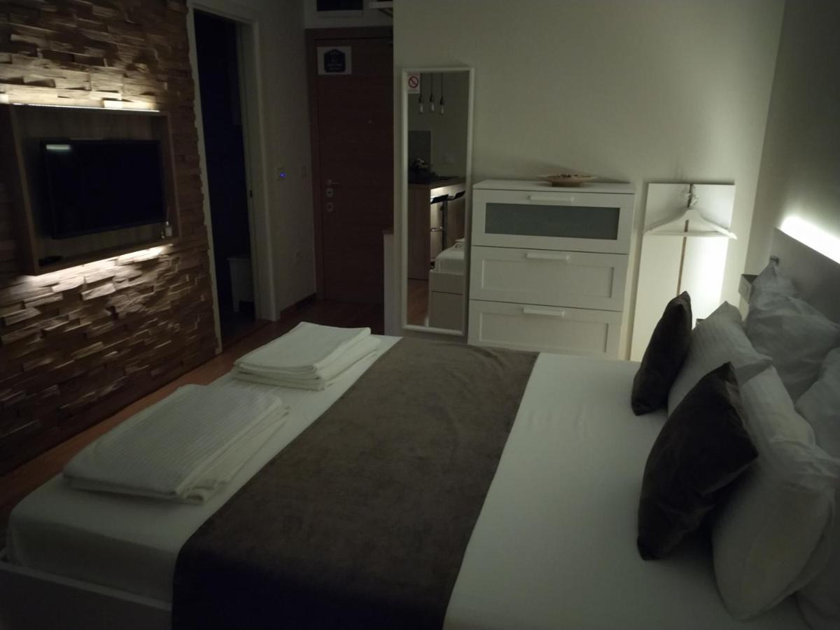 Central Palace Apartmani - Pupinova Palata Novi Sad Dış mekan fotoğraf