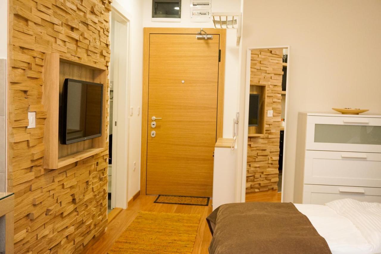 Central Palace Apartmani - Pupinova Palata Novi Sad Dış mekan fotoğraf