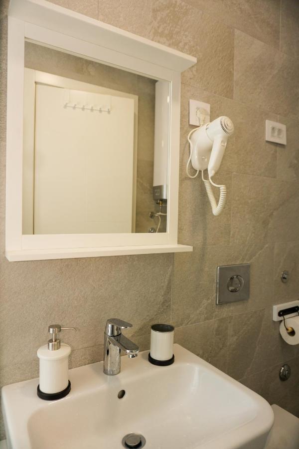 Central Palace Apartmani - Pupinova Palata Novi Sad Dış mekan fotoğraf