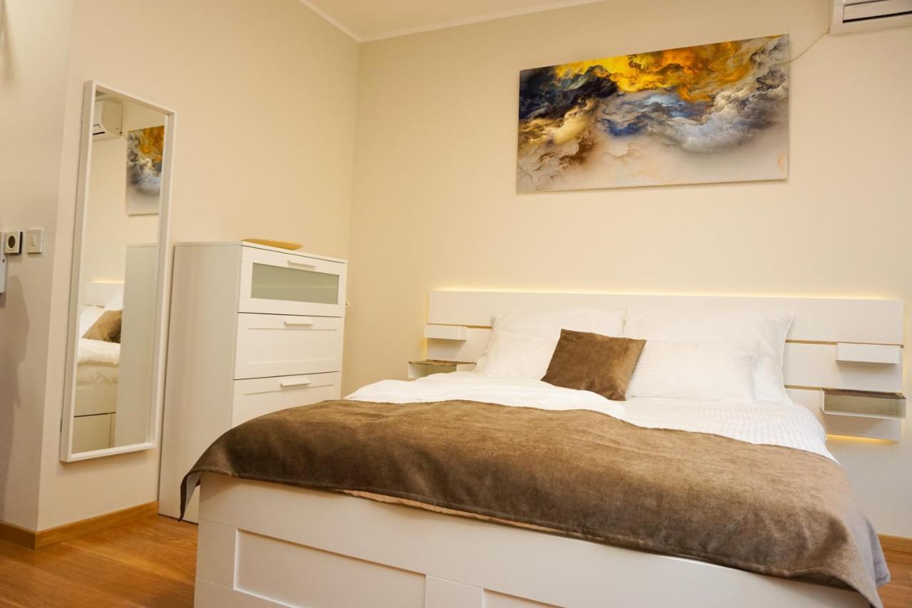 Central Palace Apartmani - Pupinova Palata Novi Sad Dış mekan fotoğraf